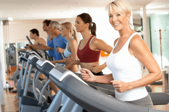 Cardio training on the treadmill will help you lose weight in the abdomen and sides