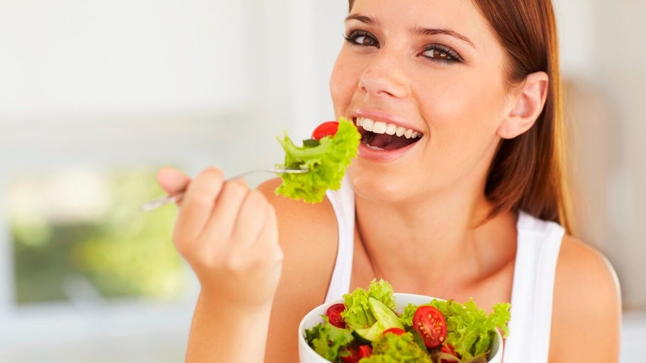 Eat green salad during a lazy diet